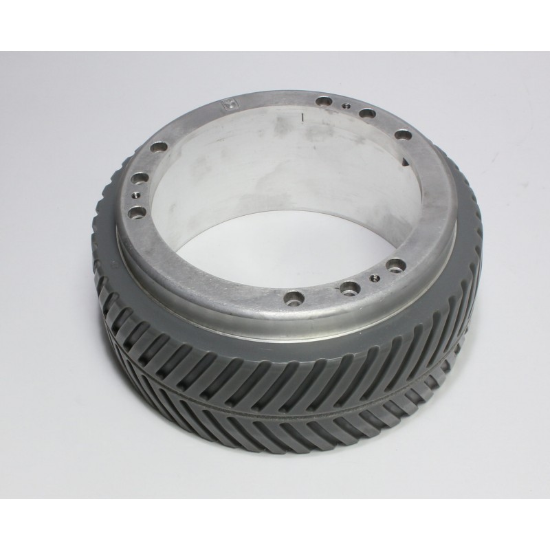 ROUE MOTRICE KARCHER  largeur bandage 9cm + 2cm déport   11cm  Diam ext 24.5 cm  Diam int 19.5 cm